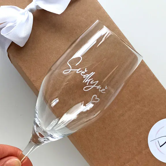 Sklenice na sekt Svědkyně